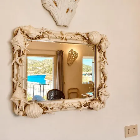 Дом отдыха Le Ginestre Sea View One-bedroom 100m From The And Town Center *